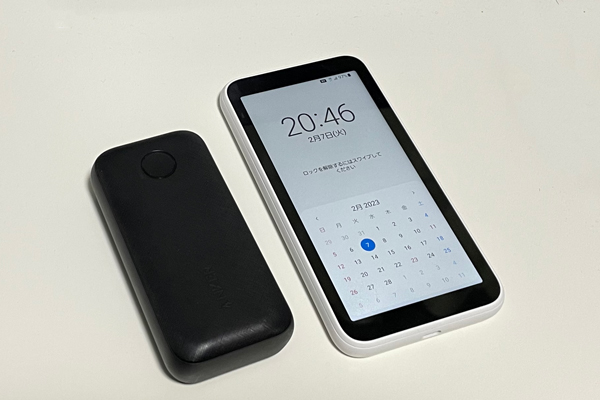 SCR01はモバイルバッテリー不要のルーター